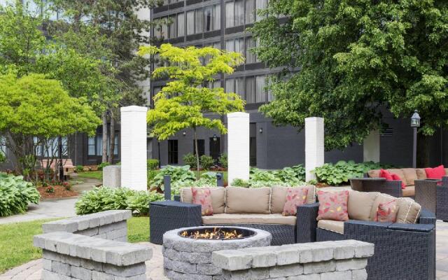 Courtyard by Marriott Boston Logan Airport