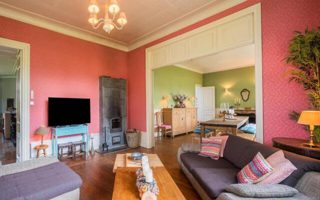 Majestic villa in Pouru-Saint-Remy with garden