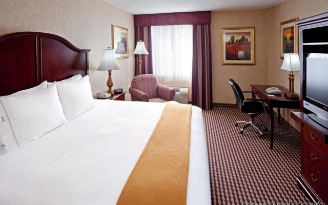 Holiday Inn Express Paramus