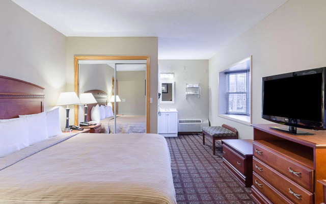 Quality Inn & Suites Northampton - Amherst