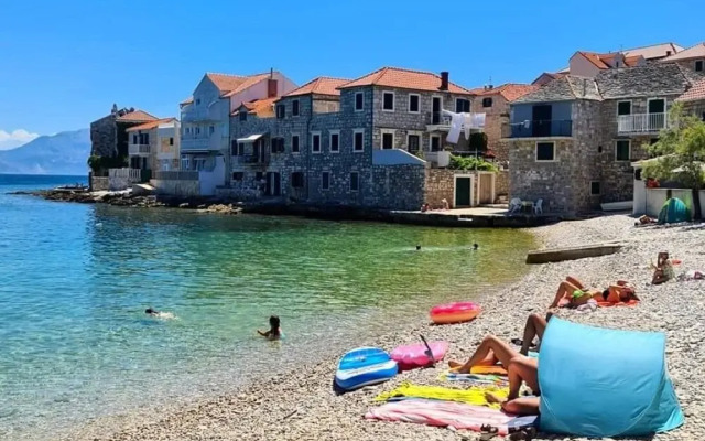 Žana - 30m From Beach - A2