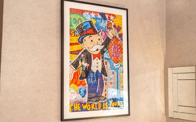 Warm & Welcoming London Escape With Home Touches