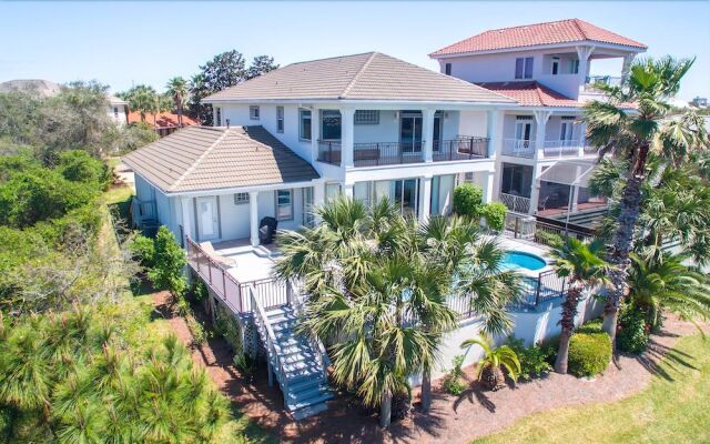 Casa Esmeralda by RedAwning