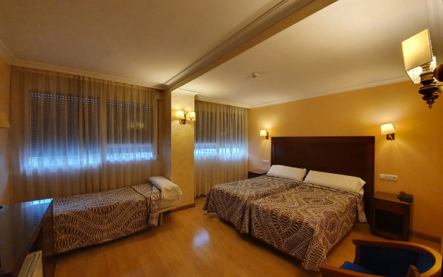 Hotel Abadía Camino Santiago