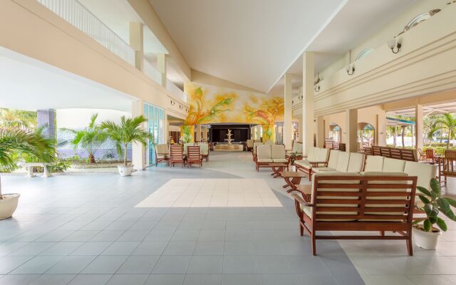 Aston Costa Verde Beach Resort
