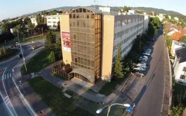 Atóm