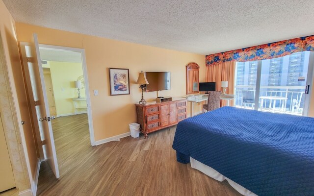 904 South Hampton 2 Bedroom Condo