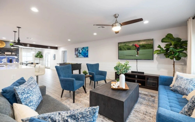 Scottsdale East Osborn 4 Bedroom Home by RedAwning, Scottsdale