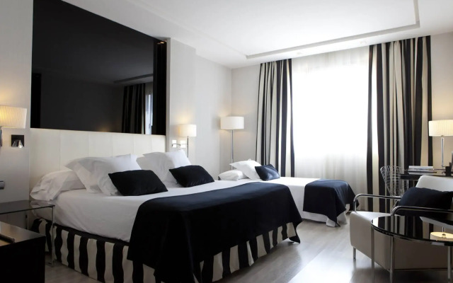 Hotel Maydrit Airport