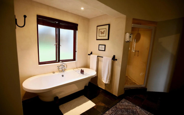 Ivory Wilderness River Rock Lodge