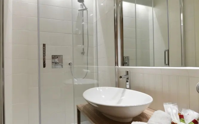 * 1 * 7 * 4 * Via Roma, Rooms Breakfast, B&B