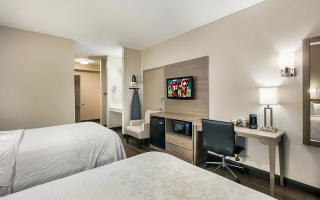 Red Roof Inn PLUS+ Boston - Logan