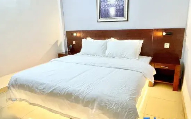Honghai Accommodation (Zhuhai Huafa Business Area)