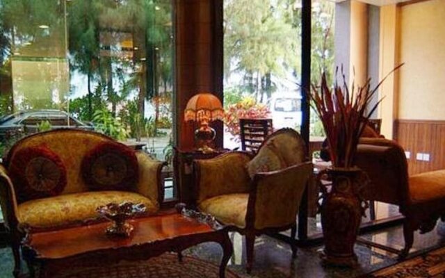 Loona Hotel