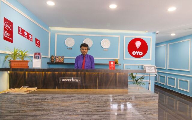 OYO 8941 Hotel Golden Leaves