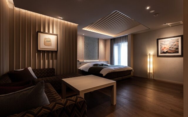 Y-HOTEL