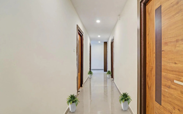 OYO 70047 Hotel Night Eye