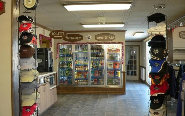 Auberge Jeunesse Monts Groulx Aventure