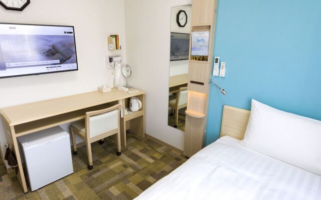 Toyoko Inn Tozai-sen Kiba-eki