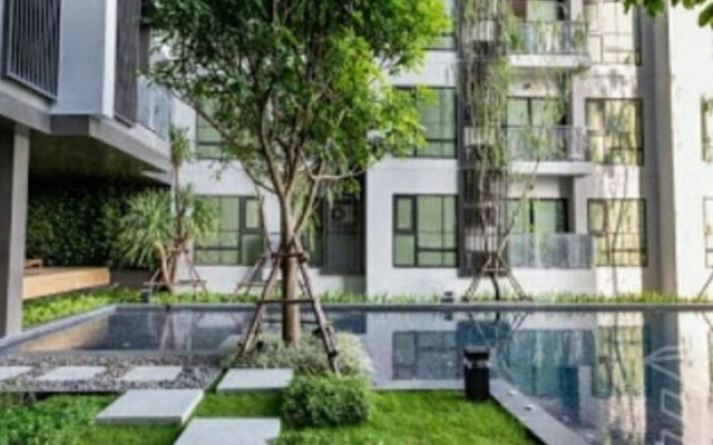 Rhythm Sukhumvit 36-38 by Jummie