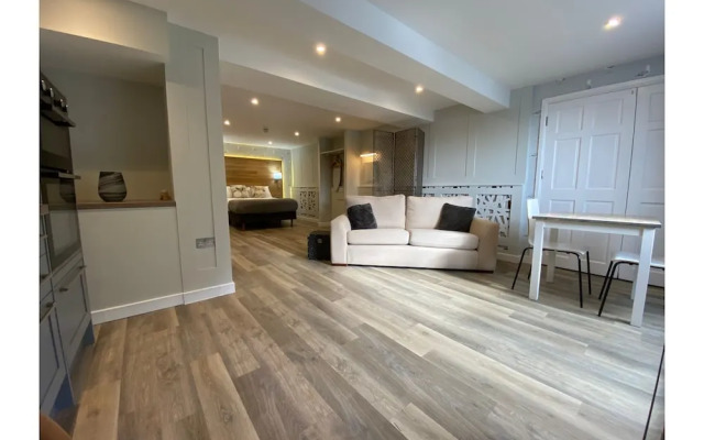 OYO Harmony Apartments