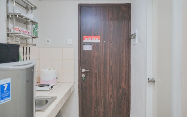 Furnished and Simple Living Studio Serpong Greenview Apartment