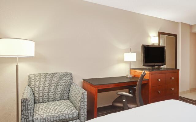 Holiday Inn Express Hampton - Coliseum Central, an IHG Hotel