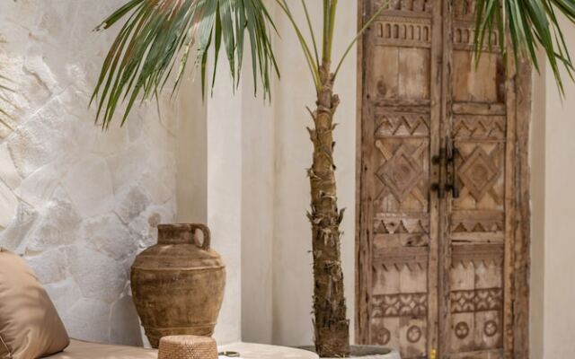 Luxe & Unique honeymoon Bocami Suites- 2 by OriVista