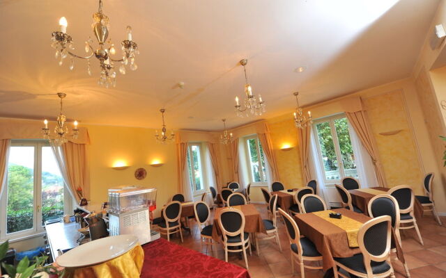 Hotel Caroline