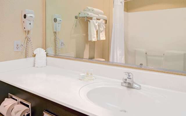 Days Inn & Suites by Wyndham Airport Albuquerque