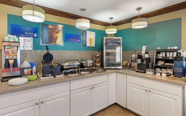 Best Western Harbour Inn & Suites Huntington - Sunset Beach