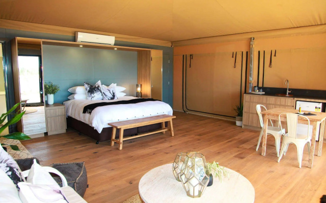 Olio Bello Lakeside Glamping