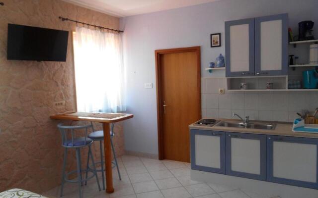 Apartments Brešan