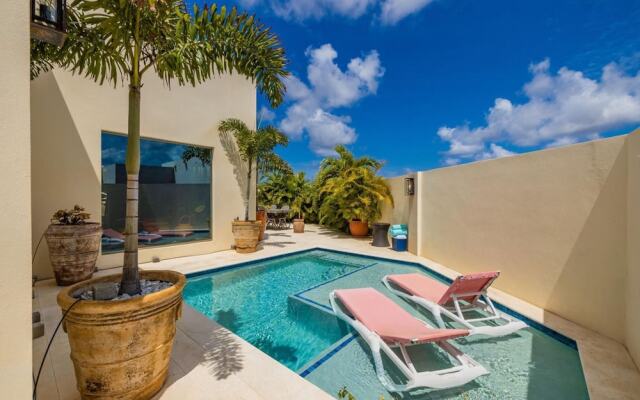 2BR Private Pool Outdoordining Amazing Gardens