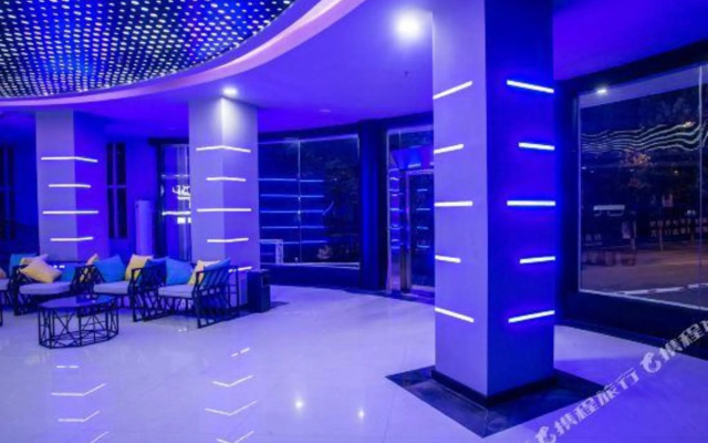 Slence Snow Theme Hotel