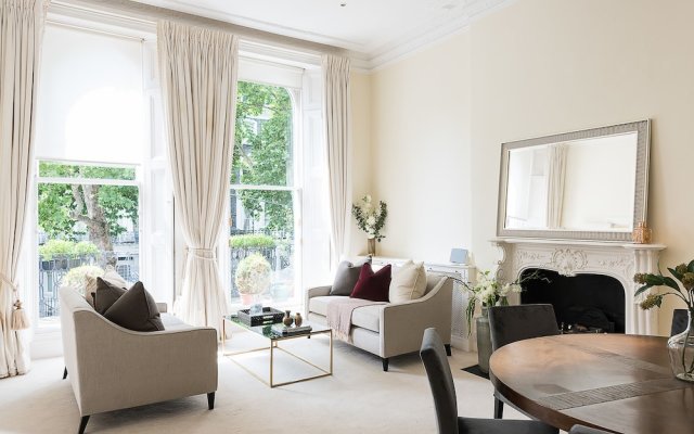 Huge, Regal 2BR Apartment Right next to Harrods!
