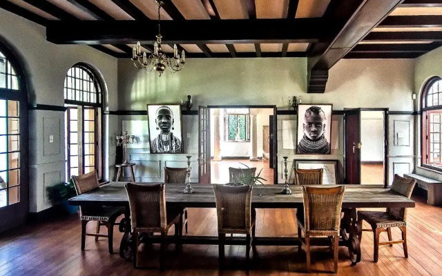 19 Glenhof Road House