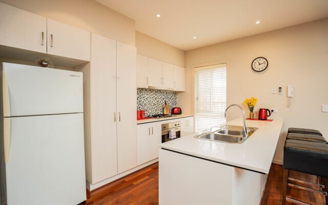 Serviced Houses - Kealba