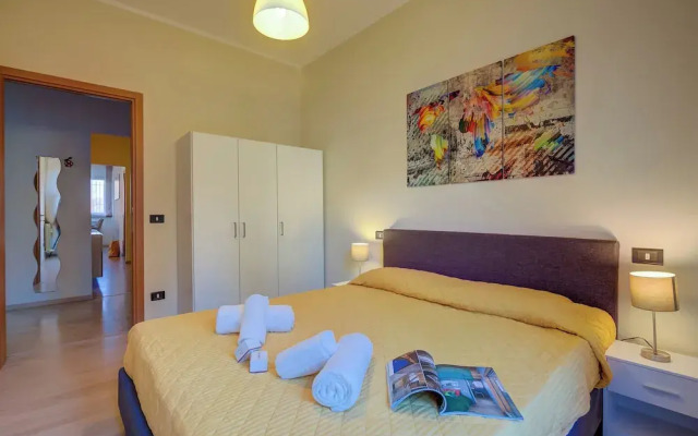 Alelu Classy And Chic Stresa Center