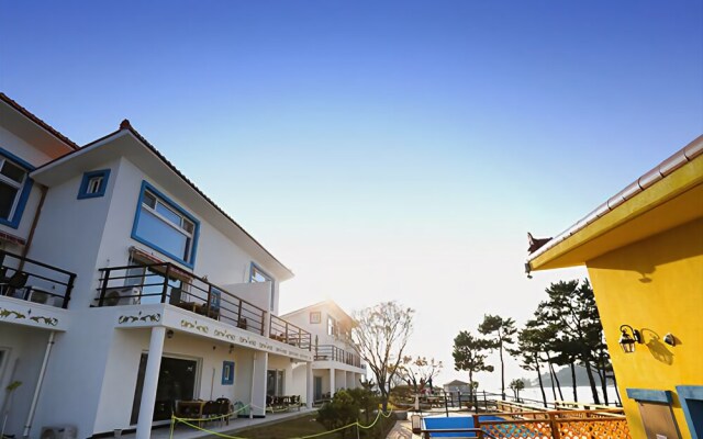 Yeosu Pierre Mont Pension