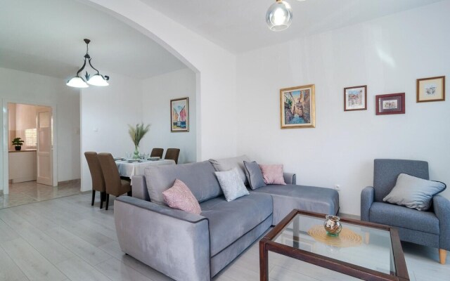 Stunning Apartment in Supetar With Wifi and 2 Bedrooms