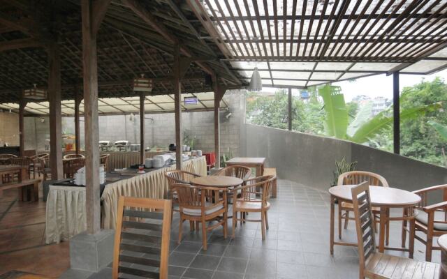 Airy Sukasari Setrasari Raya 10 Bandung