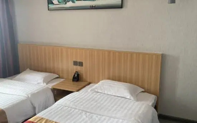 Xinyang Lakeside Boutique Hotel