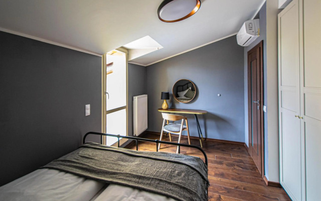 Quite Loft with Balcony and 3 Air Conditioners