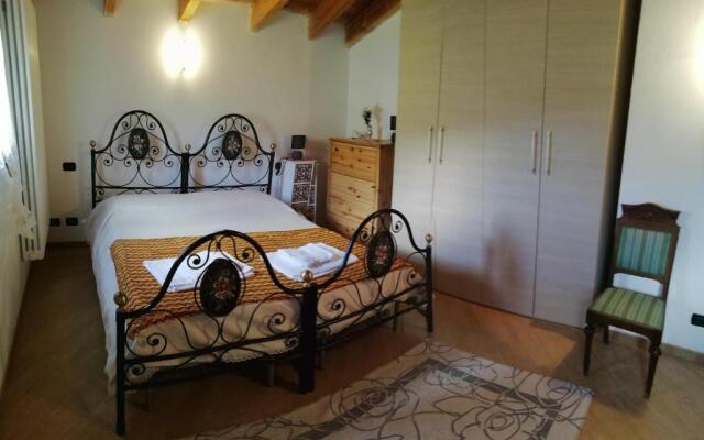 Victor house 011017-LT-0824 with private parking