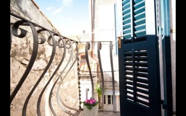 Apartments Peline 21