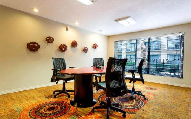 Courtyard by Marriott Toluca Airport
