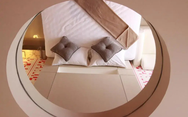 Bearing 26 Hotel