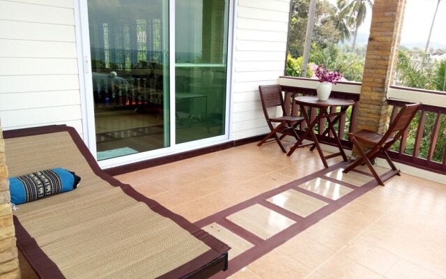 Lanta Mattia Bungalows and Resort