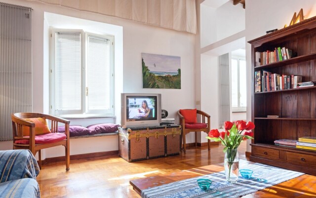 Rome as you feel - Teatro Pace Apartment
